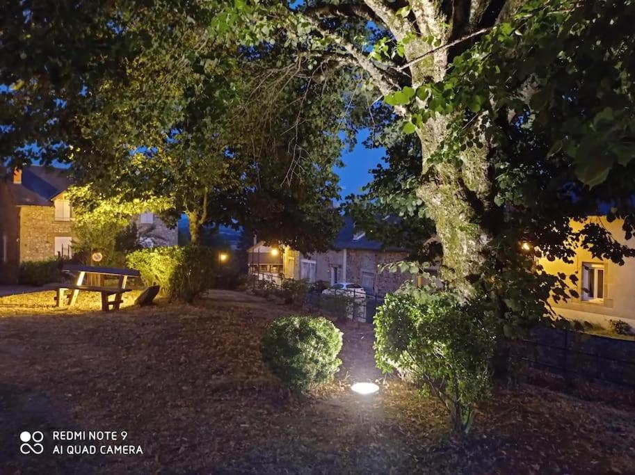 Le Gite De La Fontaine Chiddes Exteriör bild